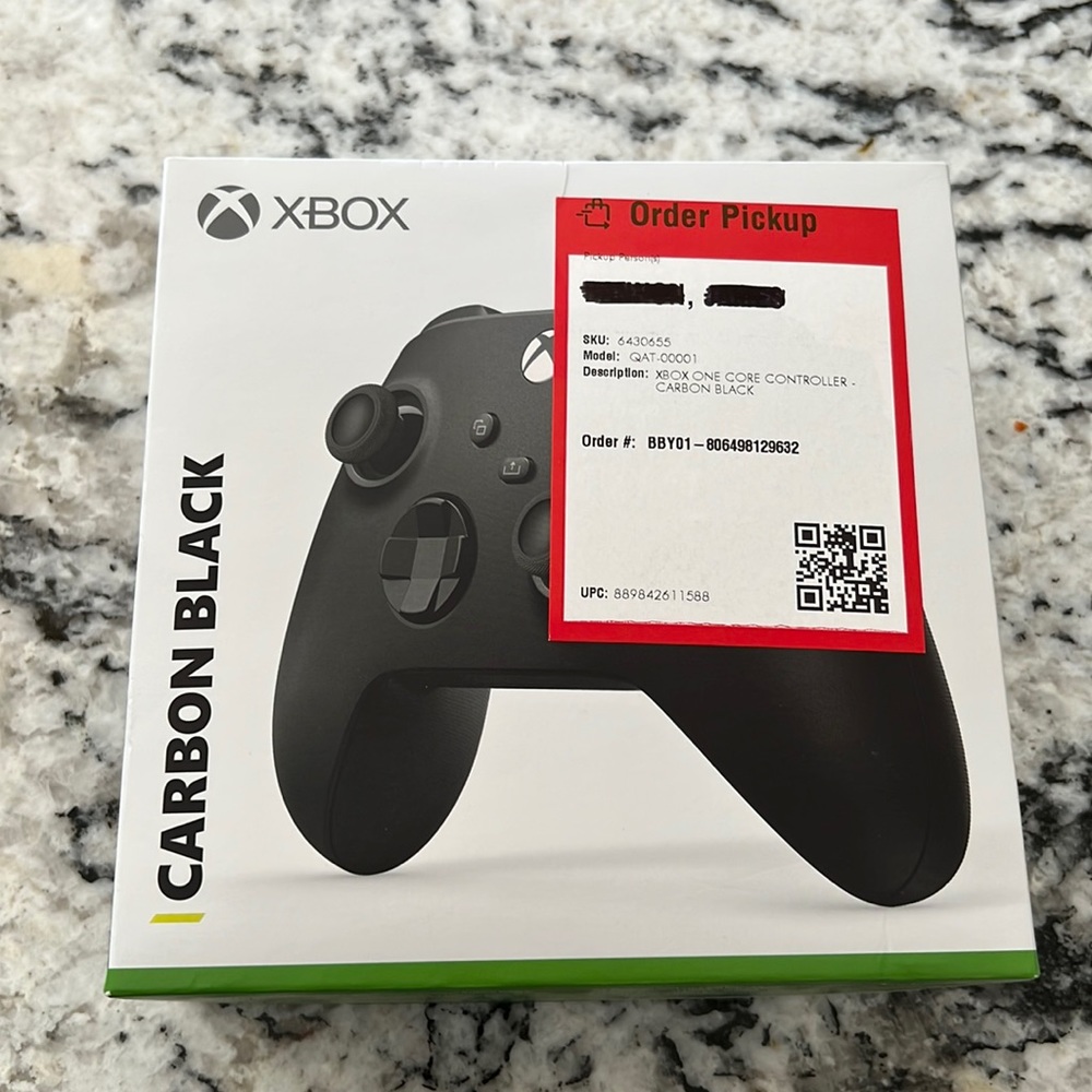 Black Xbox controller